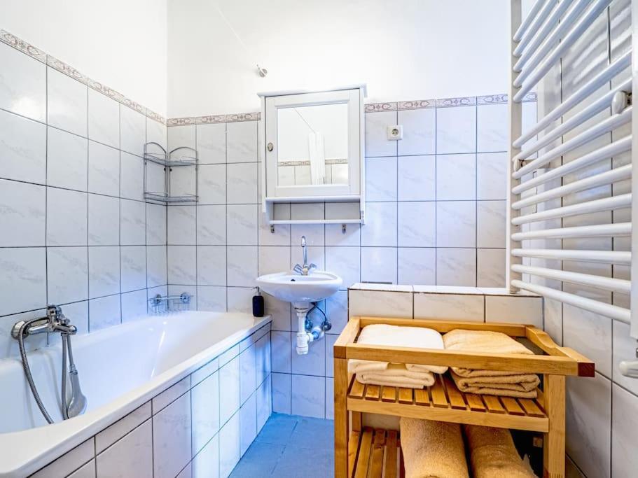 Sunshine Apartment - With Garage บูดาเปสต์ ภายนอก รูปภาพ