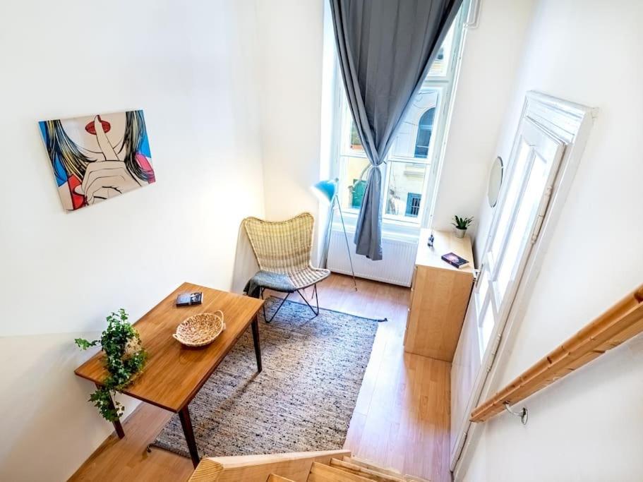 Sunshine Apartment - With Garage บูดาเปสต์ ภายนอก รูปภาพ
