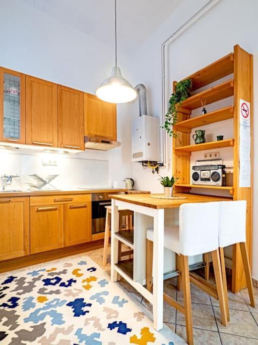 Sunshine Apartment - With Garage บูดาเปสต์ ภายนอก รูปภาพ